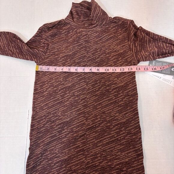 ATHLETA Flurry Seamless Turtleneck NEW with tags Size XS Wren Rustic Beige - Picture 15 of 16